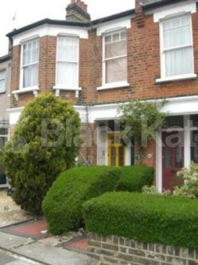 			2 Bedroom, 1 bath, 1 reception Ground Floor Maisonette			 Crescent Road, ALEXANDRA PALACE N22